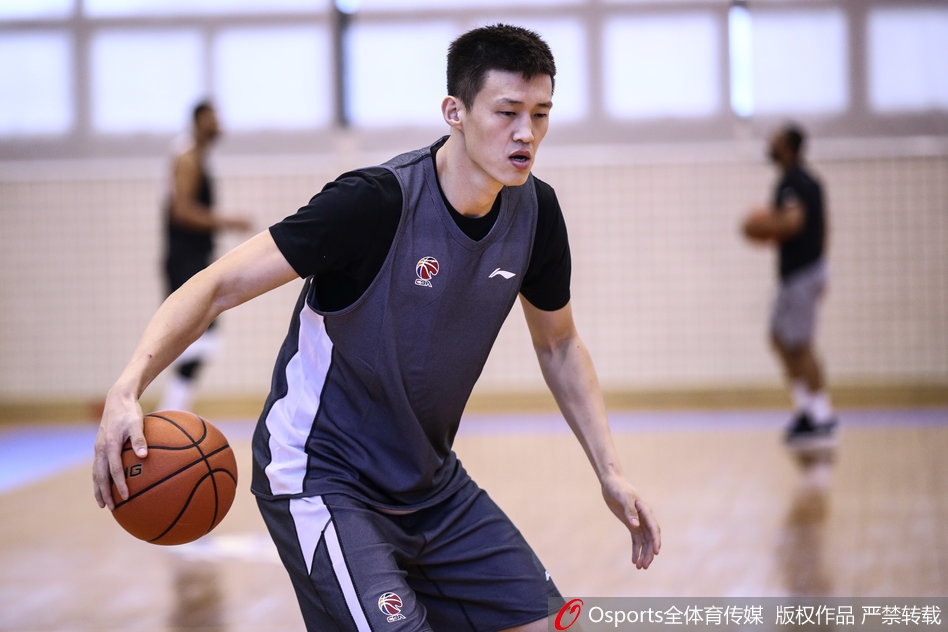 广东备战赵睿抿嘴卖萌