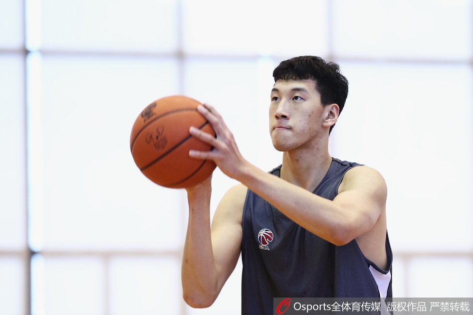 广东备战赵睿抿嘴卖萌