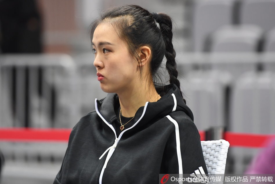 张常宁现场助威未婚夫吴冠希