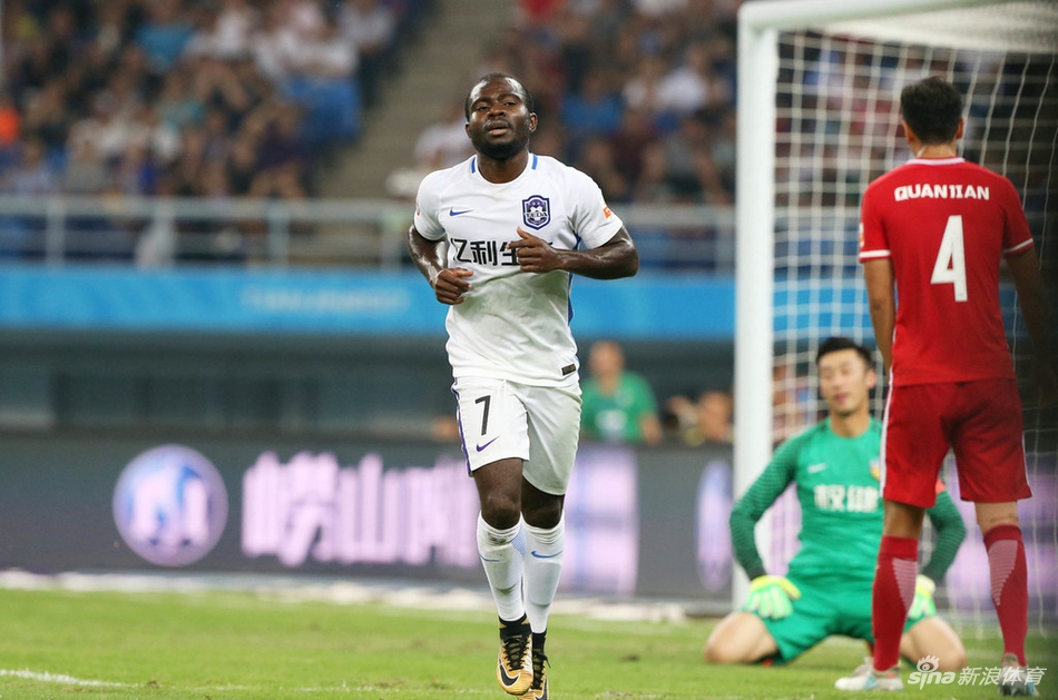 阿奇姆彭成为德比新英雄