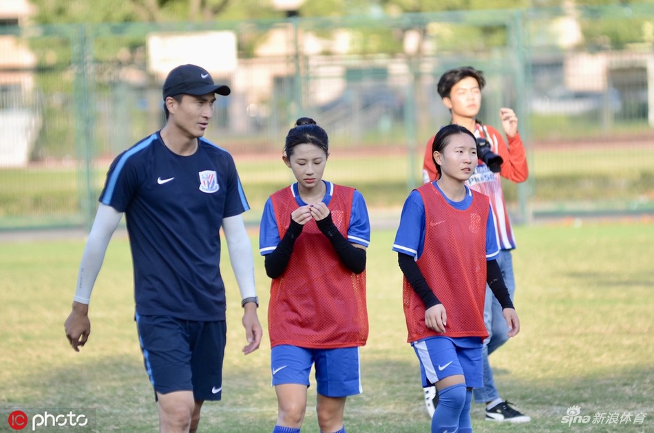 申花女足训练美少女熊熙人气高
