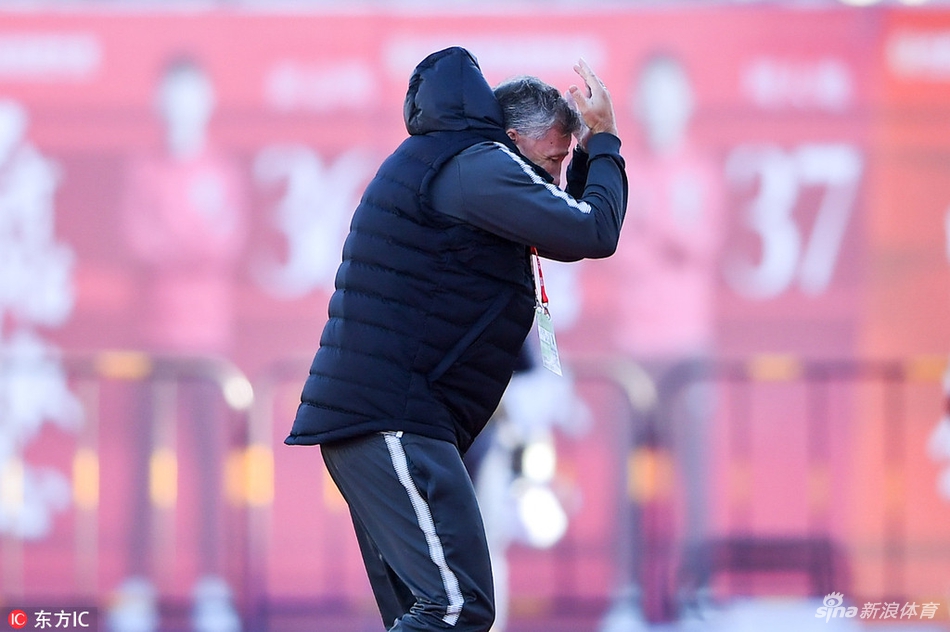 佩特莱斯库非常不满