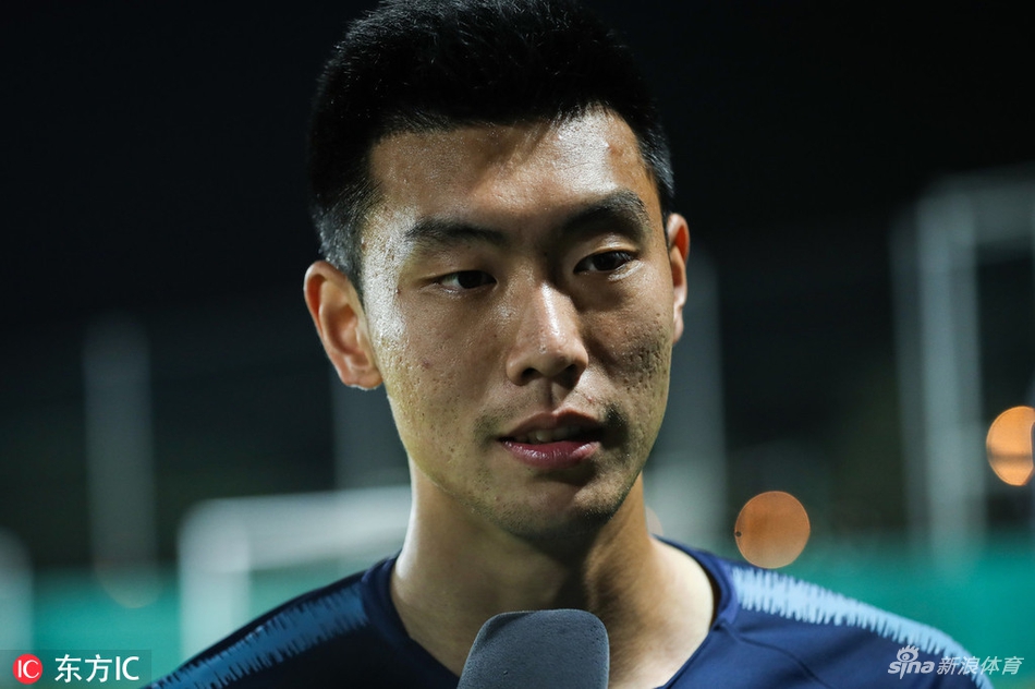 新援冯伯元接受采访