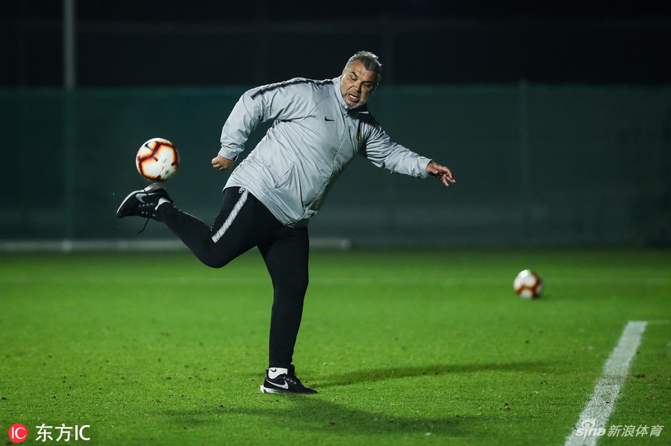 阿拉罗尤秀脚法