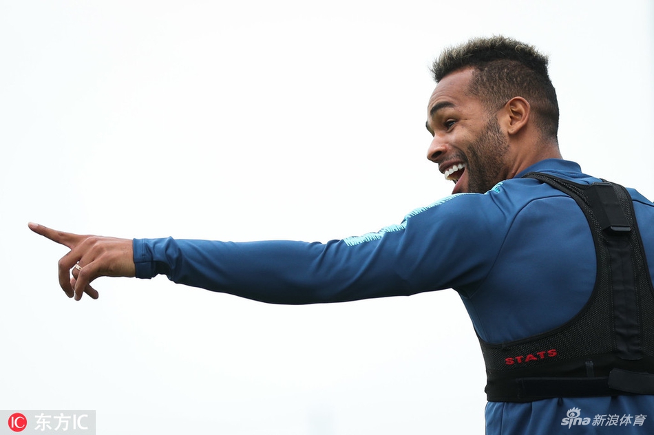 特谢拉冬训表情轻松