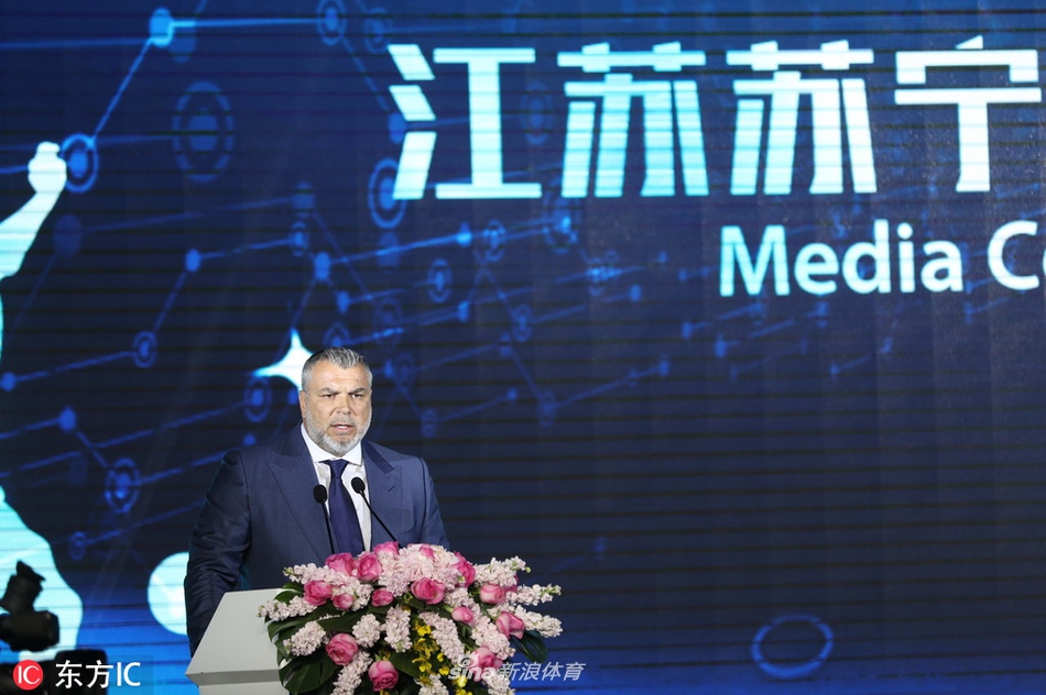 主教练奥拉罗尤讲话