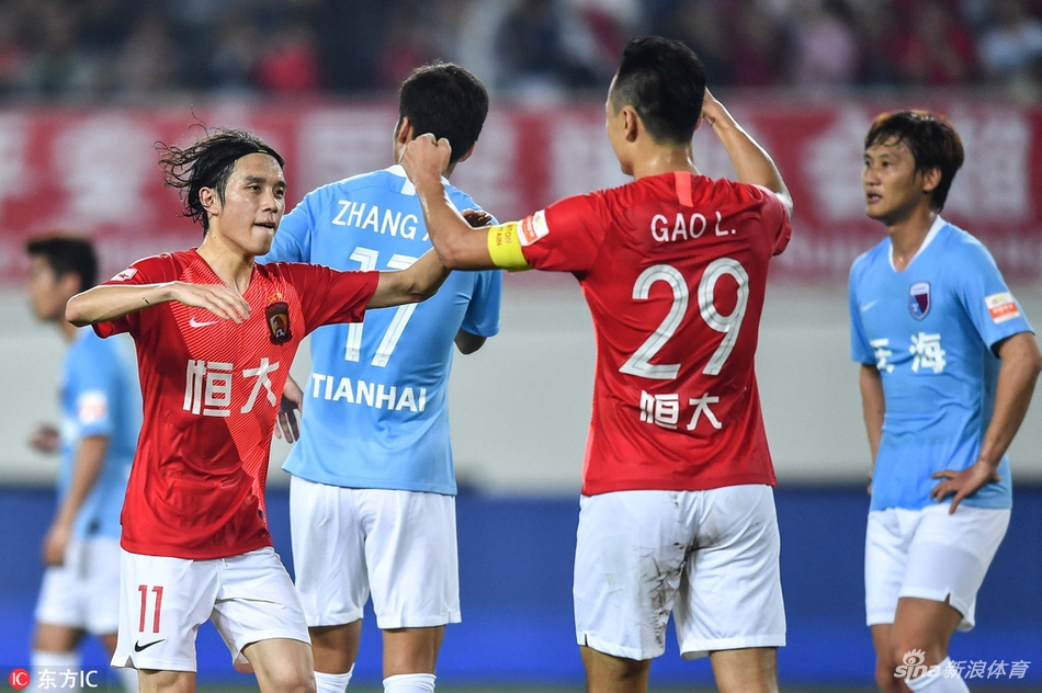 郜林和张修维庆祝