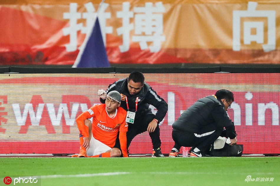 黄博文受伤下场