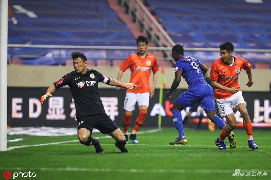 4-伊哈洛脚后跟破门