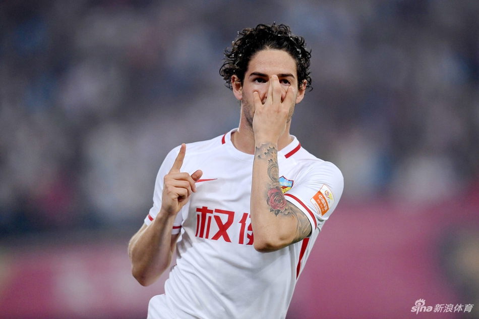 帕托闪耀首次天津德比