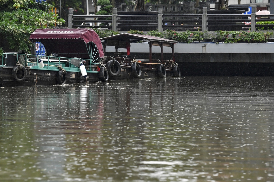 广州遭遇暴雨天气白昼如黑夜 或影响恒大鲁能之战