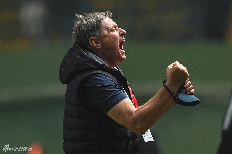 美丽足球之殇!不疯狂不成活的斯托