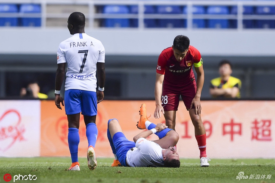 瓦格纳痛苦倒地