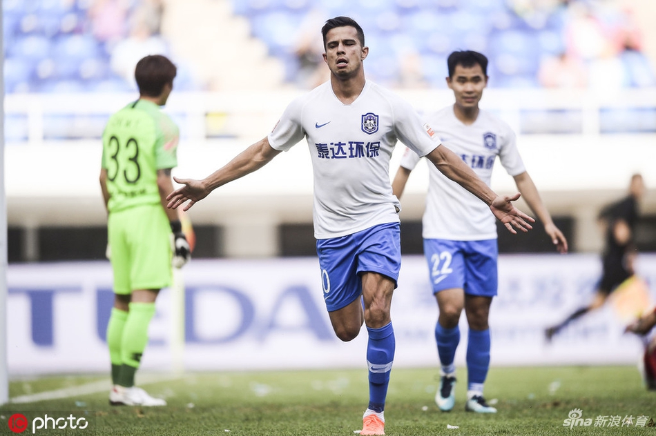 乔纳森梅开二度