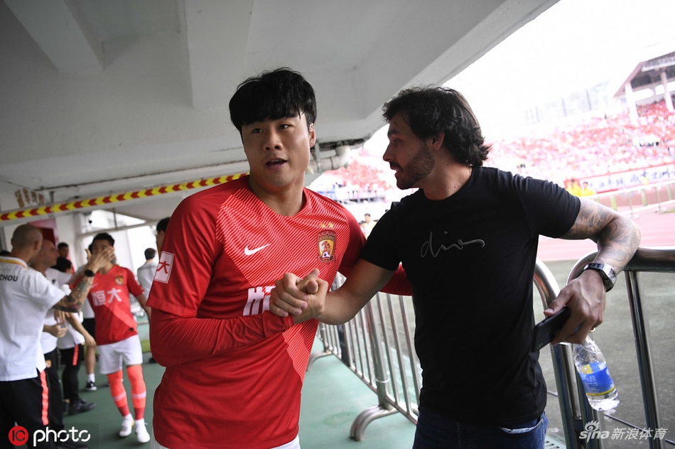 高拉特问候朴志洙