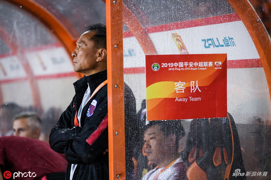 武汉雨夜后下课