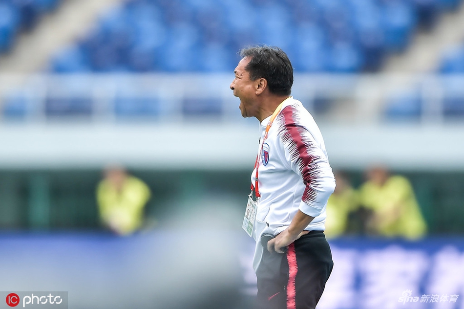 焦躁时刻写在这位老帅脸上