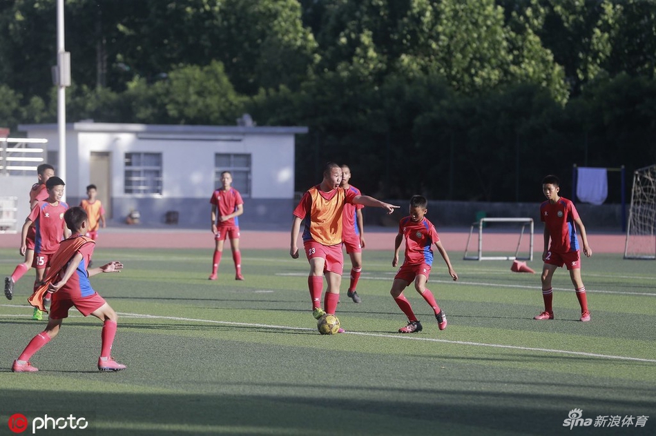 中国足球靠武术？探访塔沟武校足球队