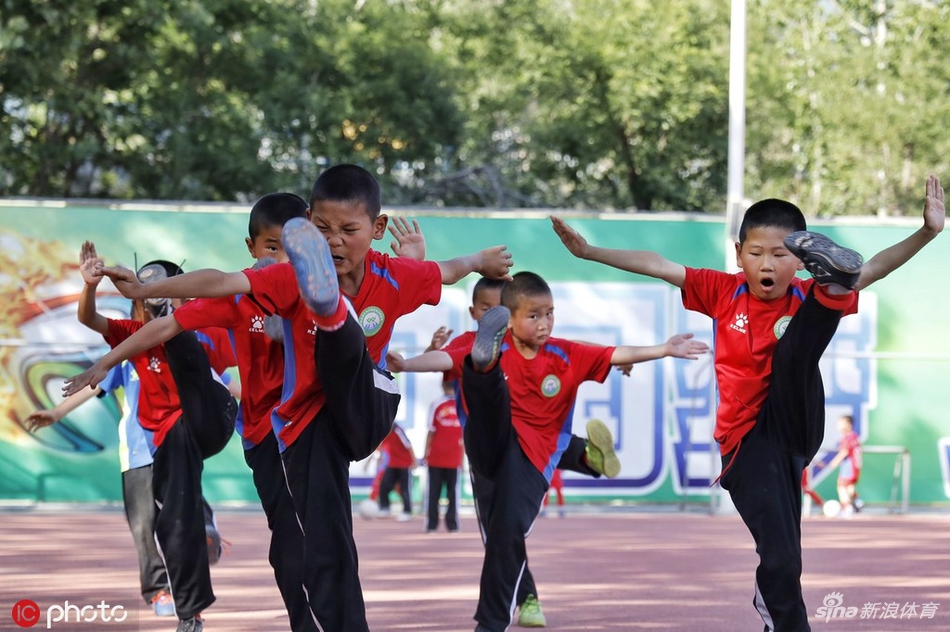 中国足球靠武术？探访塔沟武校足球队