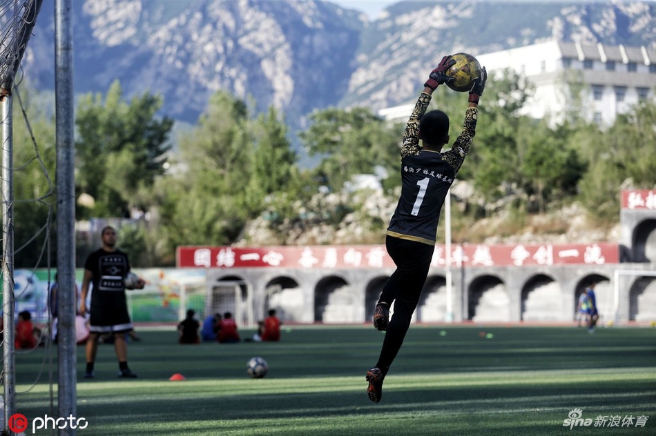 中国足球靠武术？探访塔沟武校足球队