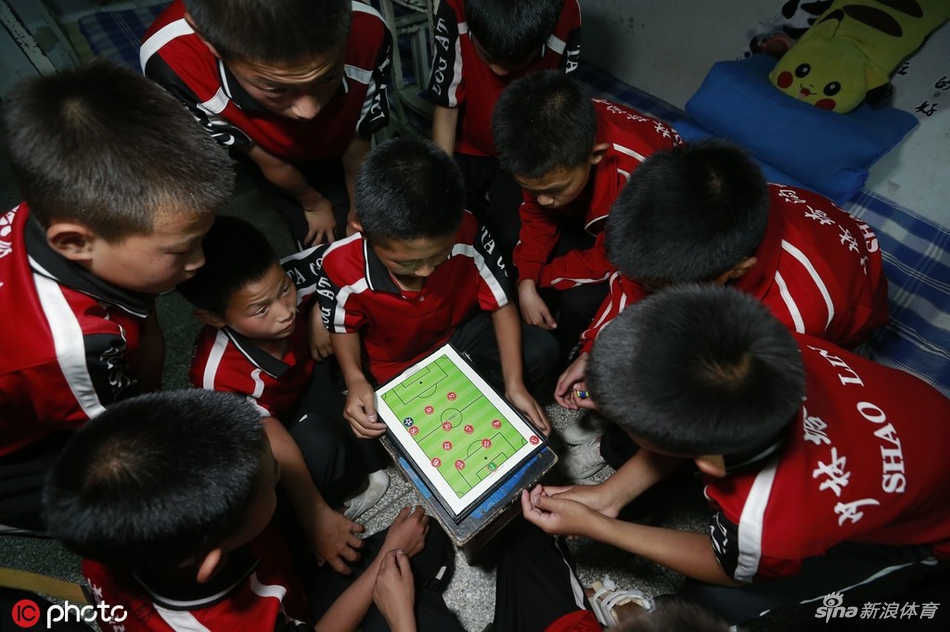 中国足球靠武术？探访塔沟武校足球队