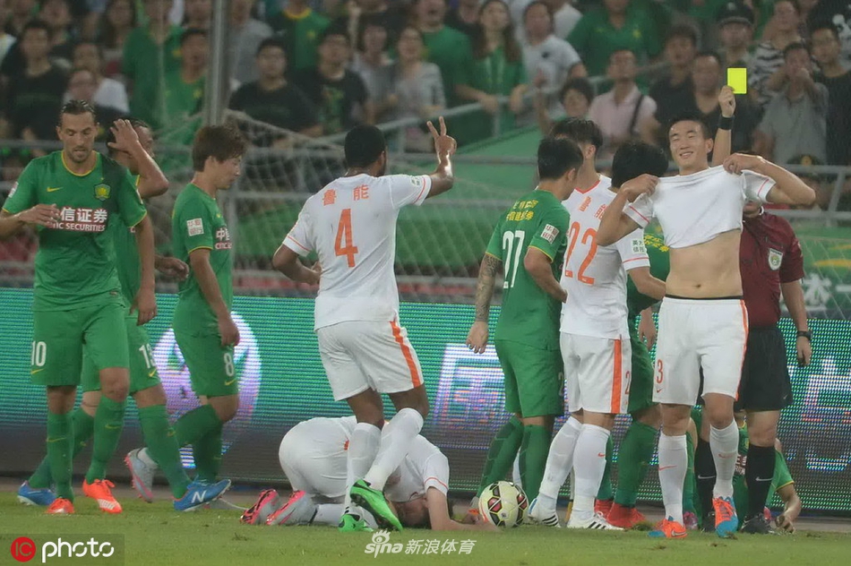 2015赛季戴琳推搡染黄