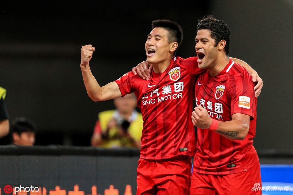 武磊胡尔克梅开二度