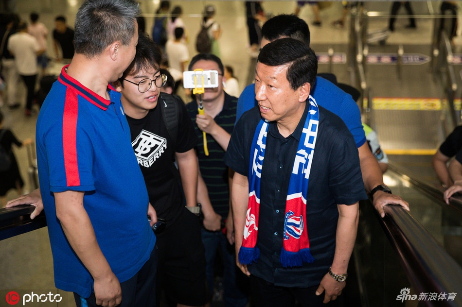 崔康熙抵达上海