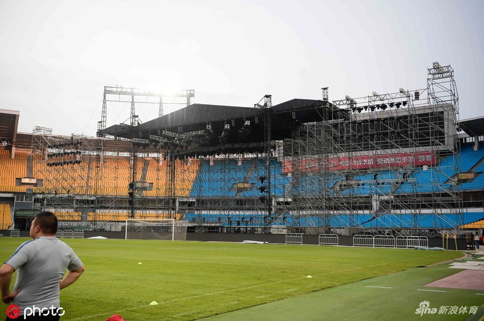 与谭咏麟演唱会冲突 工体关闭一侧看台