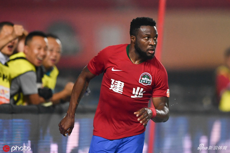 4-建业从门将发起进攻