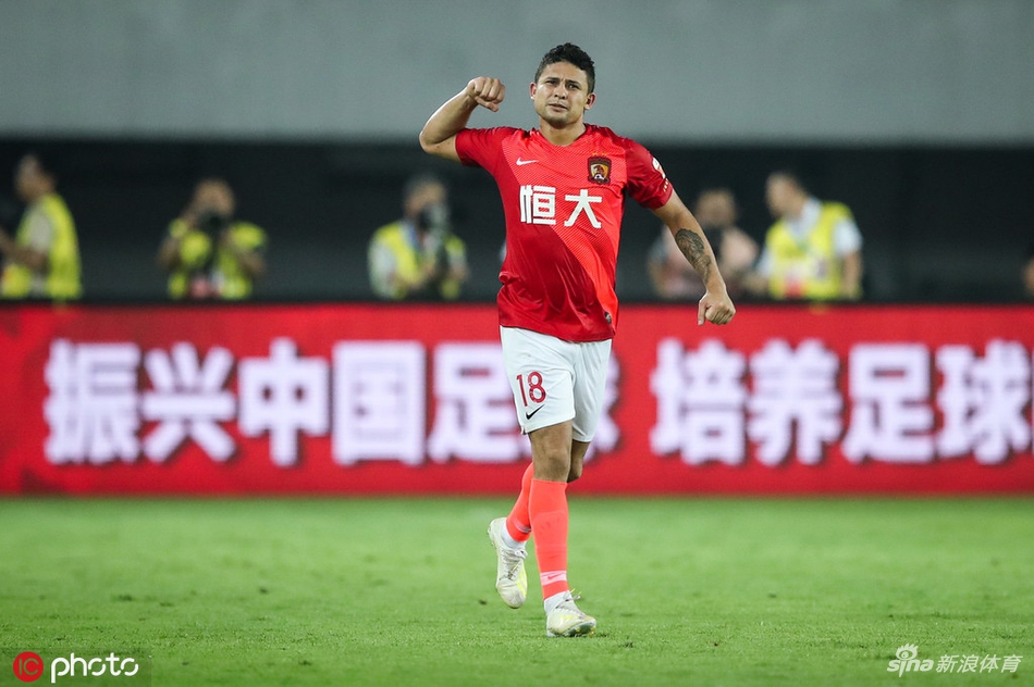 5-埃神连过两人破门