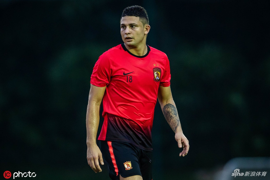 成为艾克森后首次亮相