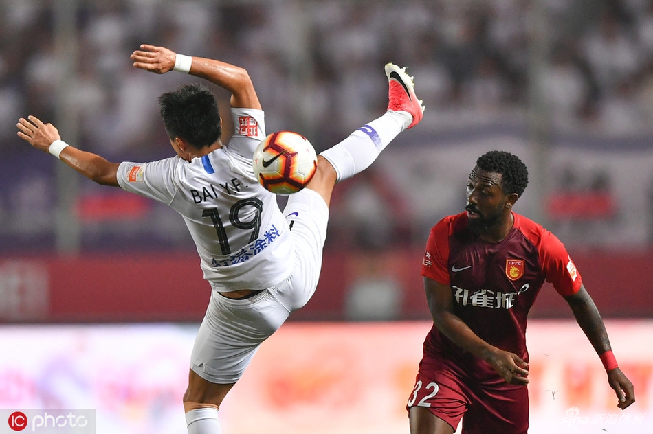 白岳峰夸张解围