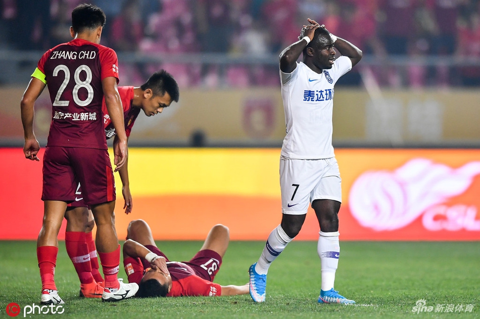 阿奇姆彭错失良机