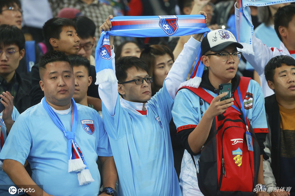 李玮锋赛后霸气宣言 美女球迷落泪