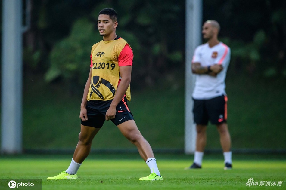 恒大：蒋光太（已入籍）