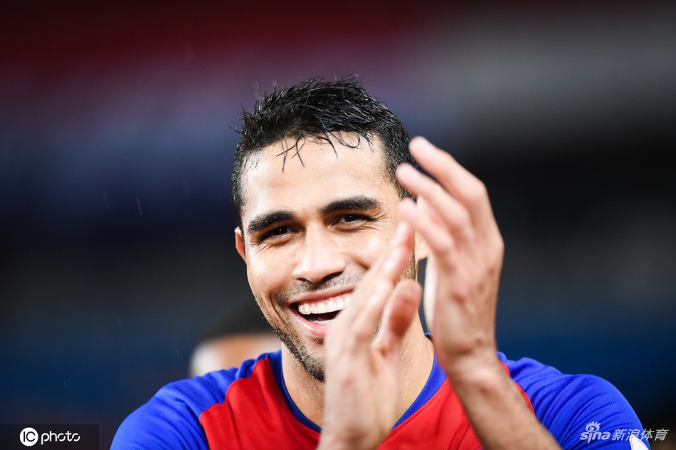 斯威：卡尔德克（无国脚资格）