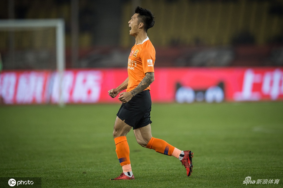 2-刘云圆月弯刀