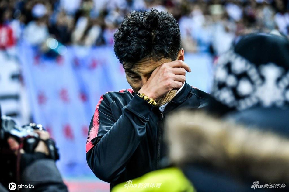 艰难保级李玮锋落泪