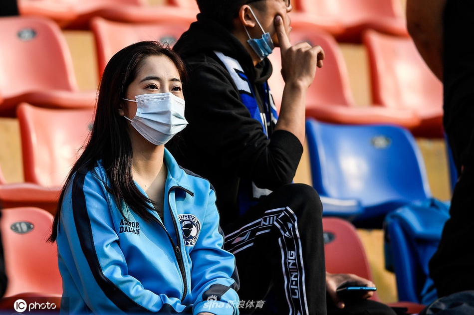 球迷看台美女云集