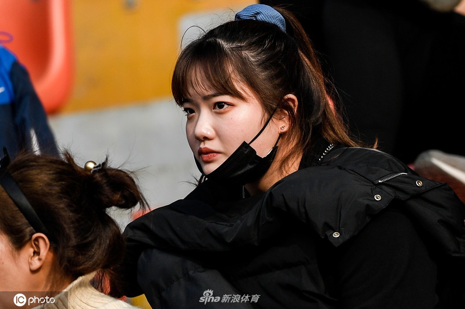 球迷看台美女云集