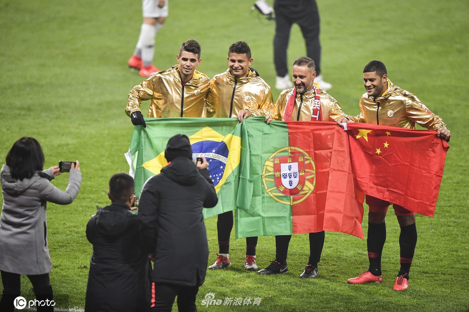 上港官宣佩雷拉下课 共同走过三个难忘赛季