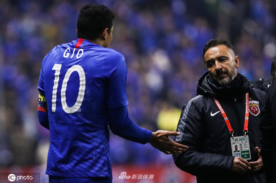 上港官宣佩雷拉下课 共同走过三个难忘赛季