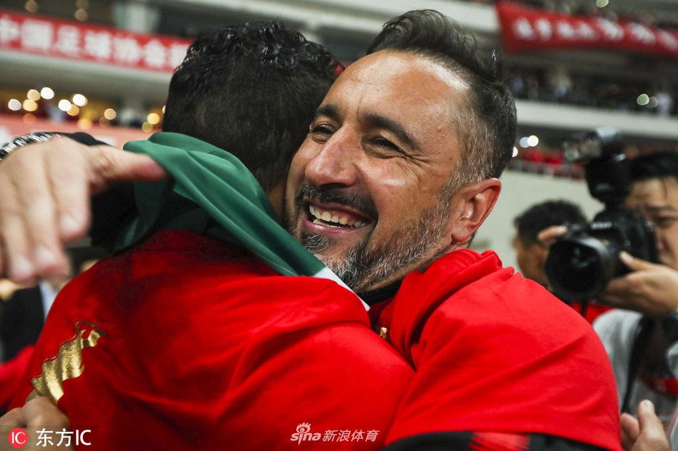 上港官宣佩雷拉下课 共同走过三个难忘赛季