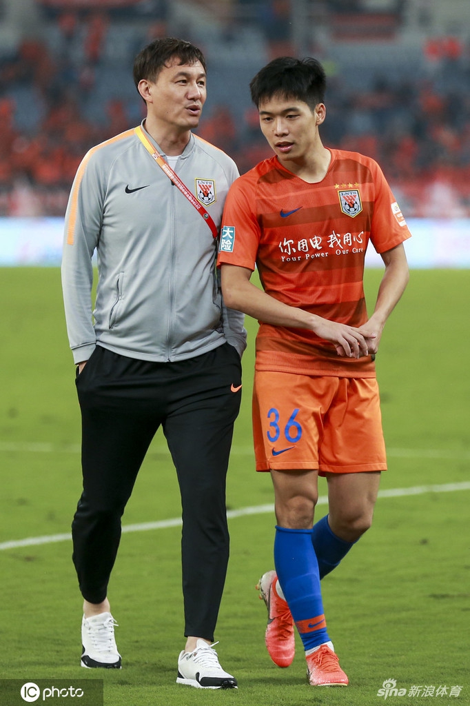 鲁能师徒闪耀国奥