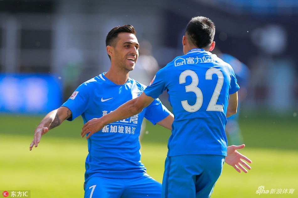 陈志钊与扎哈维庆祝