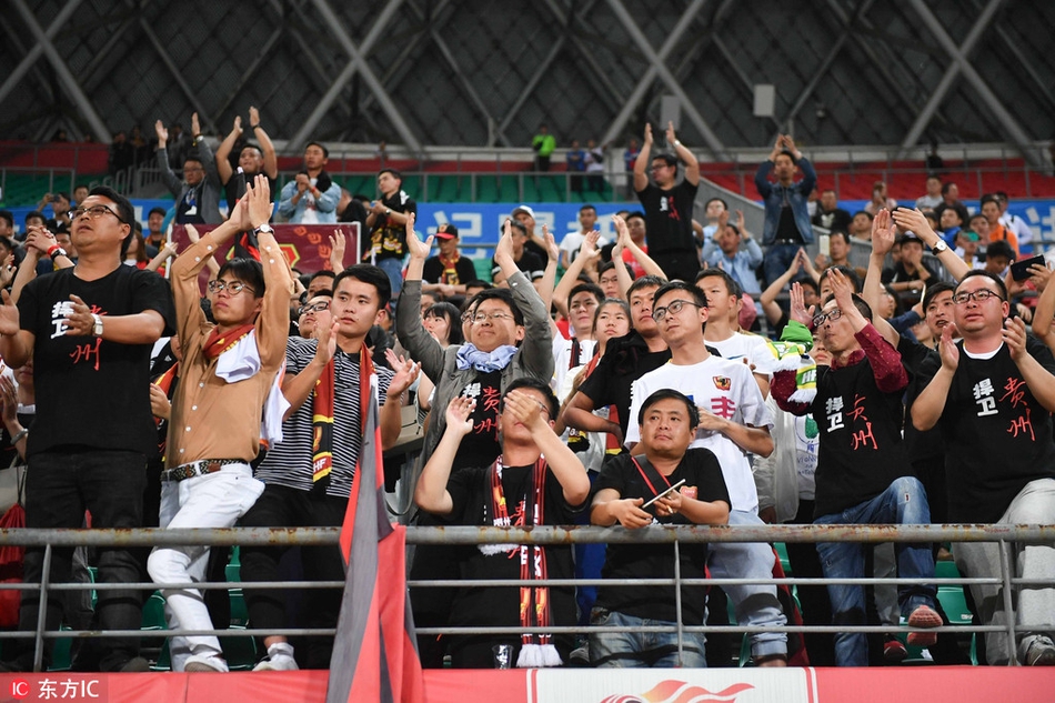 文筱婷深鞠躬致歉球迷