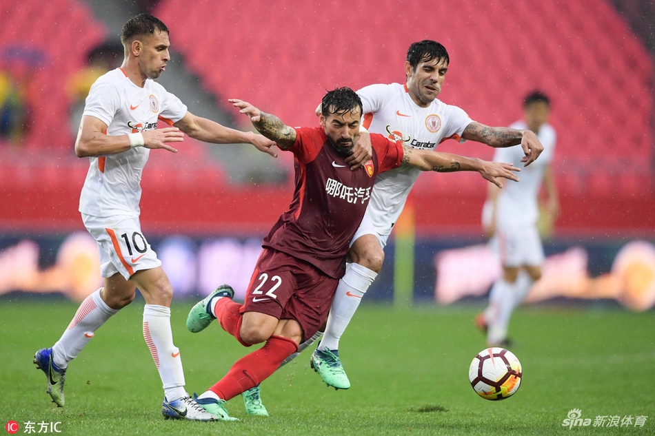 拉维奇势单力薄