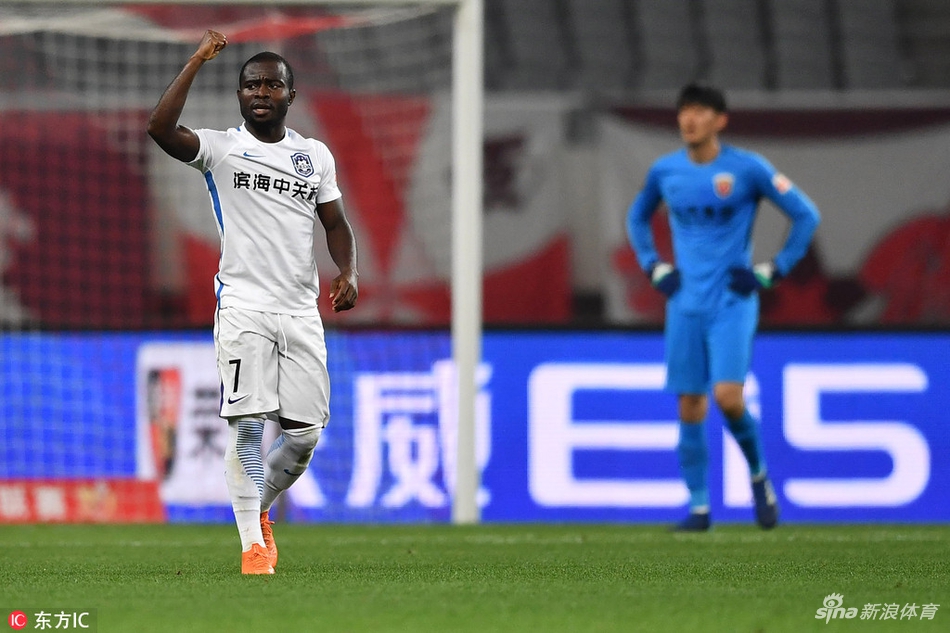 阿奇姆彭首开纪录