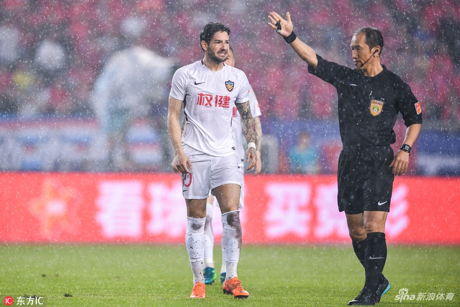 帕托赢得定位球